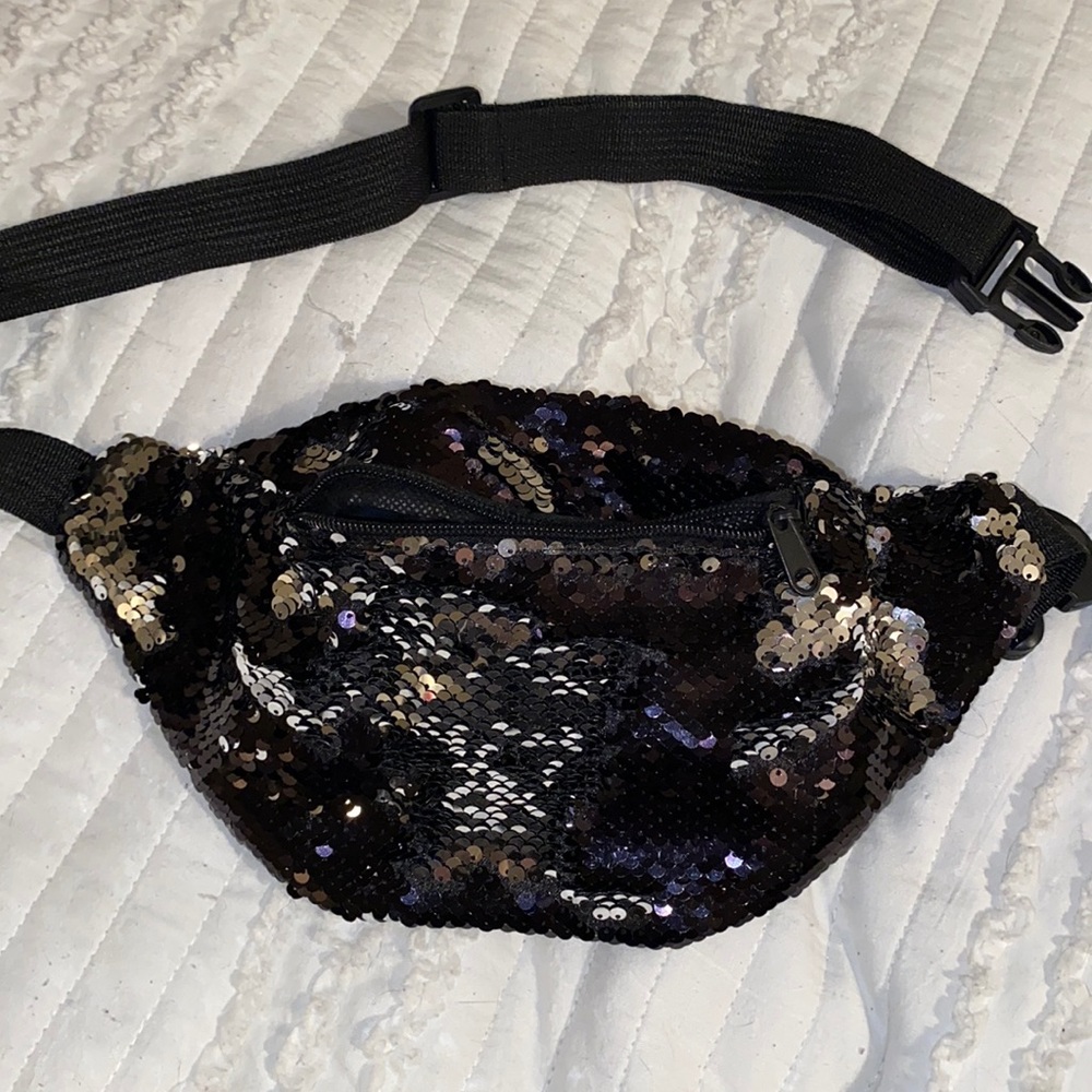 Sparkly Fanny Pack ✨